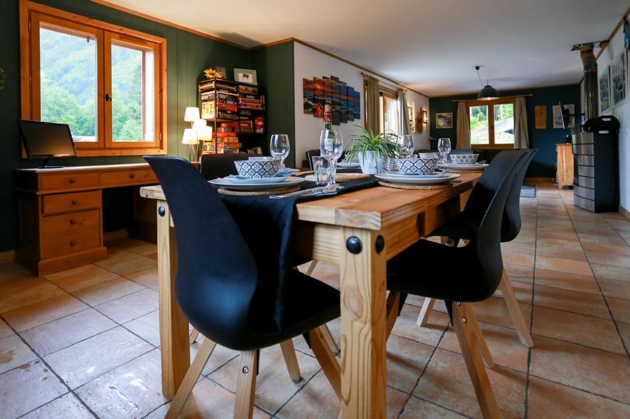 Chamonix Large Chalet, Sleeps 12, 200M2, 5 Bedroom, 4 Bathroom, Garden, Jacuzzi, Sauna Esterno foto