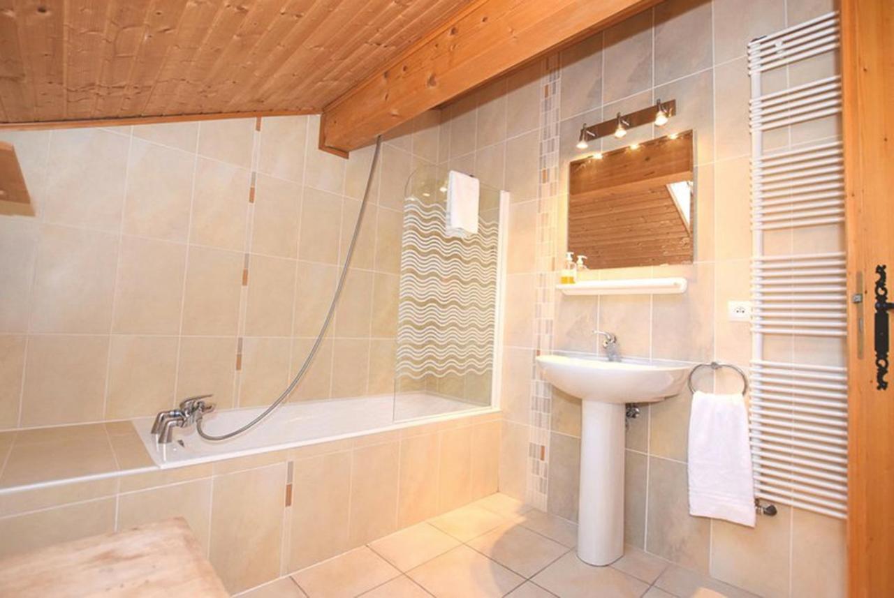 Chamonix Large Chalet, Sleeps 12, 200M2, 5 Bedroom, 4 Bathroom, Garden, Jacuzzi, Sauna Esterno foto