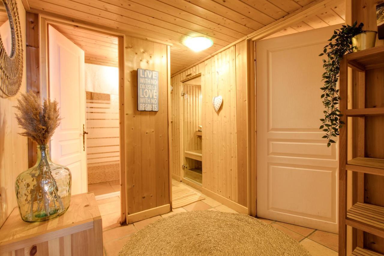 Chamonix Large Chalet, Sleeps 12, 200M2, 5 Bedroom, 4 Bathroom, Garden, Jacuzzi, Sauna Esterno foto